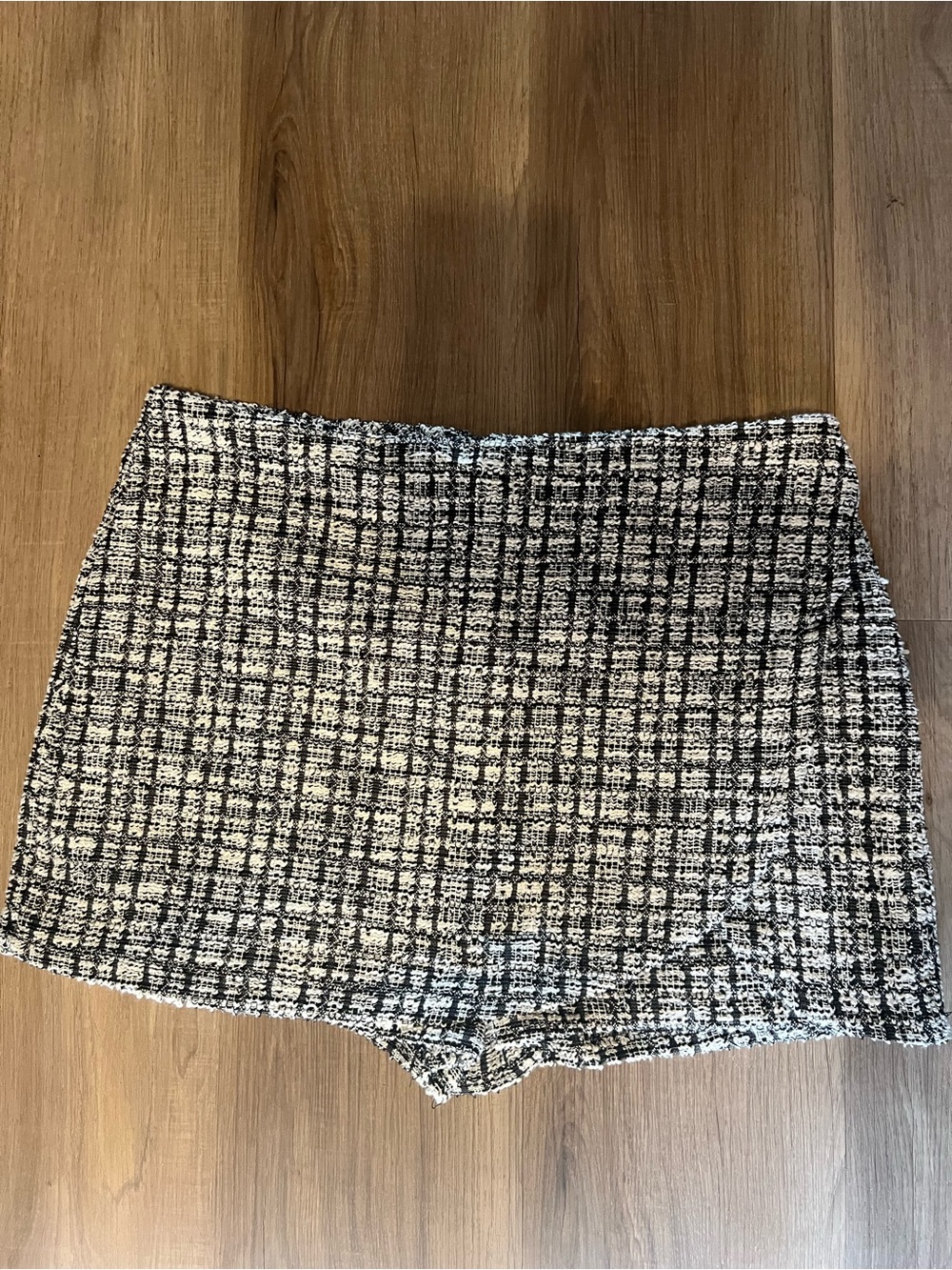 Madden NYC Black & White Tweed Women’s Skort Sz med